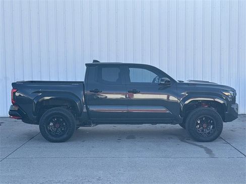 Used 2025 Toyota Tacoma TRD Pro image 3