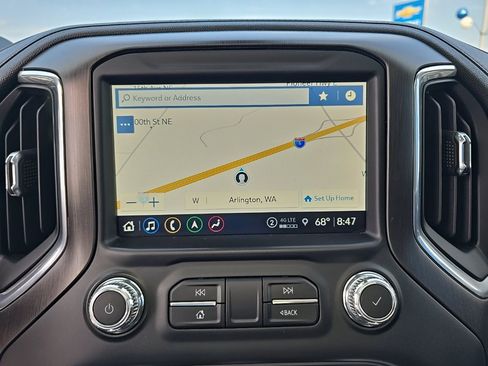 Used 2021 GMC Sierra 1500 AT4 w/ Off-Road Performance Package image 14