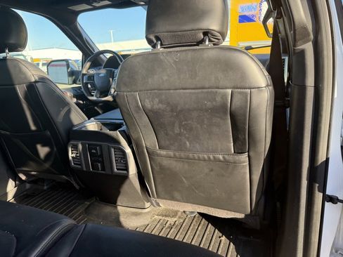 Used 2015 Ford F150 Platinum w/ Equipment Group 701A Luxury image 16