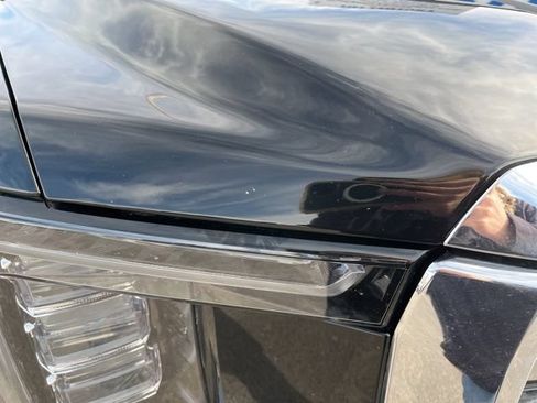 Used 2022 GMC Yukon XL SLT AWD/4WD image 4