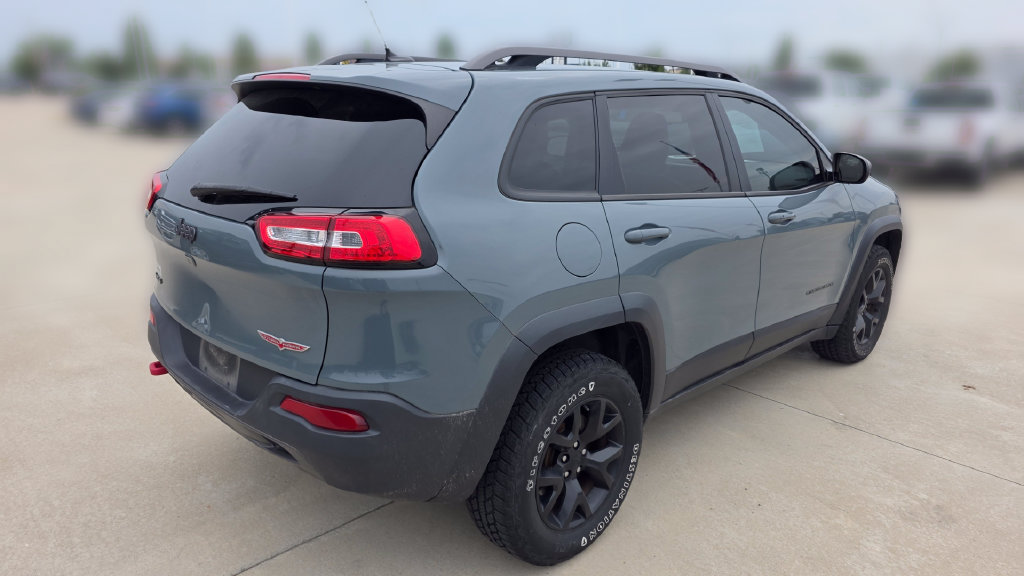 Used 2014 Jeep Cherokee Trailhawk w/ Comfort/Convenience Group AWD/4WD image 5