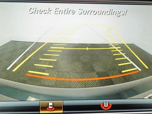 Used 2016 Mercedes-Benz E 350 4MATIC Sedan image 25