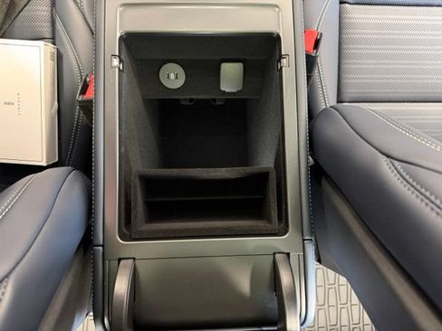 Used 2025 Lincoln Nautilus Reserve AWD/4WD image 43