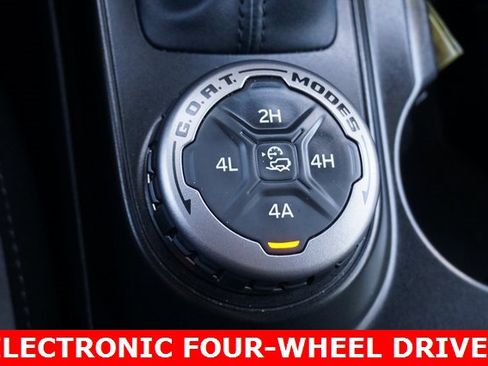 Used 2023 Ford Bronco Black Diamond w/ Sasquatch Package image 7