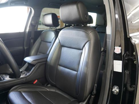 Used 2023 GMC Acadia SLT image 26