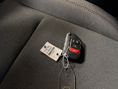 Used 2025 Jeep Wrangler Unlimited Sahara w/ Safety Group image 32