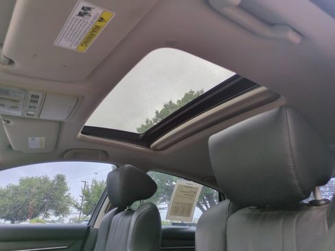 Used 2018 Honda Accord Touring image 16