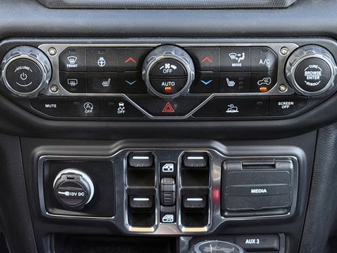 Used 2023 Jeep Wrangler Sahara w/ LED Lighting Group AWD/4WD image 10