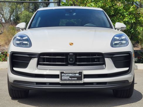 Certified 2025 Porsche Macan image 10