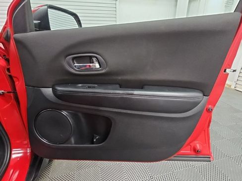 Used 2017 Honda HR-V LX image 33
