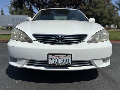 Used 2005 Toyota Camry XLE FWD image 5