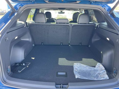 New 2026 Volkswagen Atlas Cross Sport SE FWD image 23