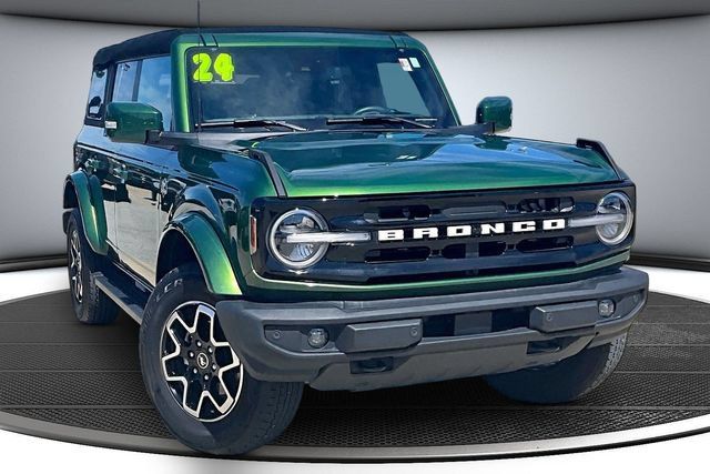 Used 2024 Ford Bronco Outer Banks AWD/4WD image 3