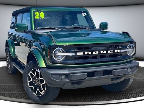 Used 2024 Ford Bronco Outer Banks AWD/4WD image 3