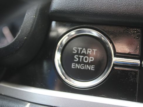 Used 2025 Mitsubishi Outlander SE AWD/4WD image 35