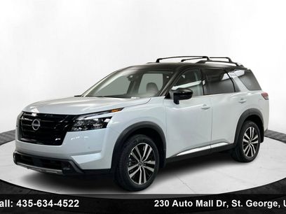 New 2025 Nissan Pathfinder Platinum w/ Black Appearance Package