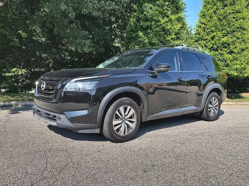 Used 2022 Nissan Pathfinder SL FWD image 8
