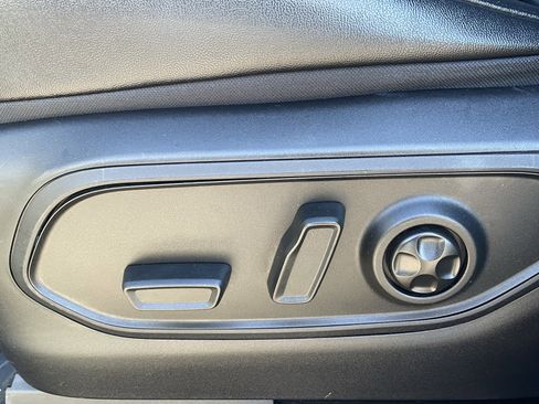 Certified 2024 Jeep Grand Cherokee L Laredo image 19