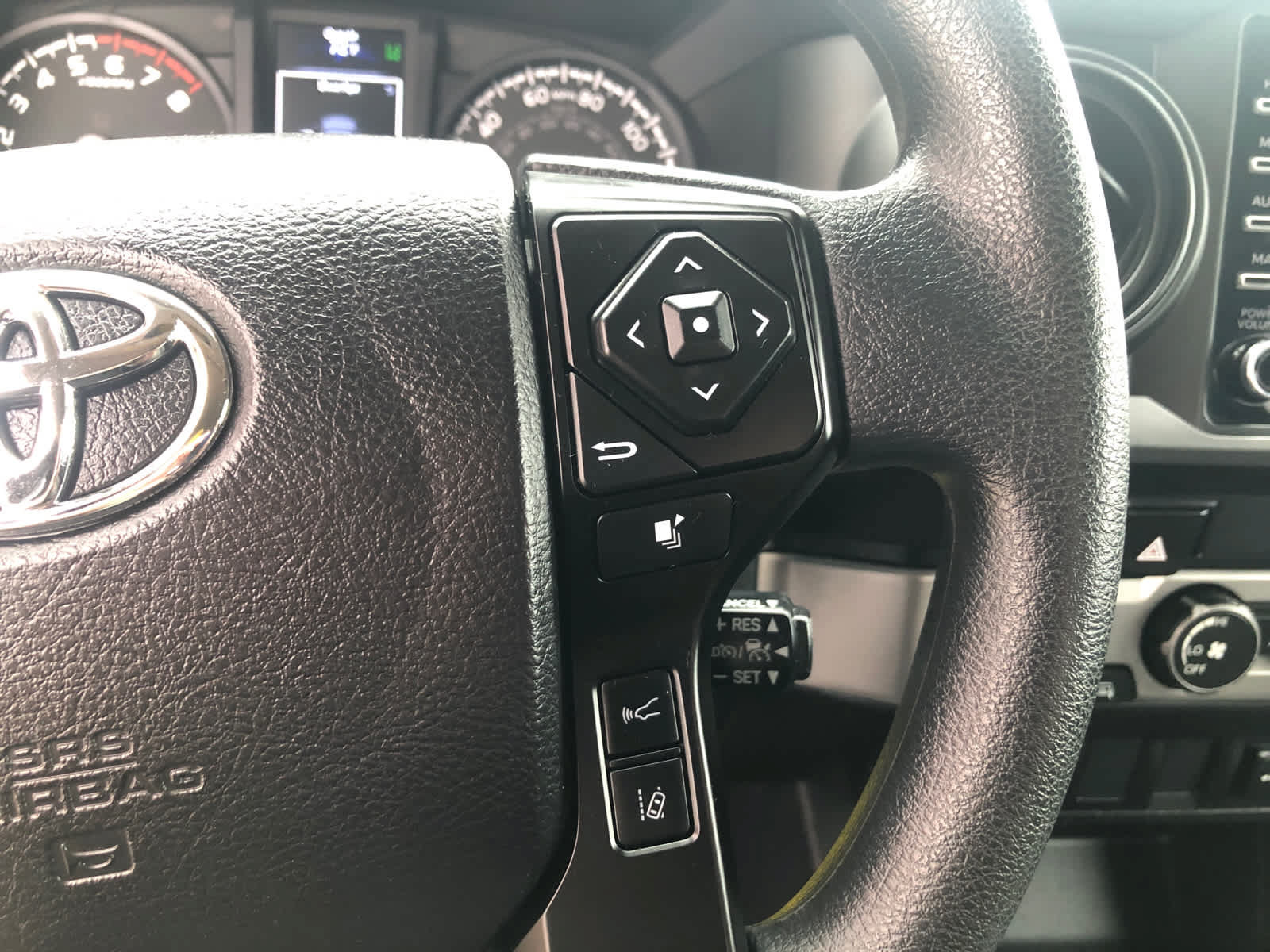 Certified 2022 Toyota Tacoma SR RWD image 10