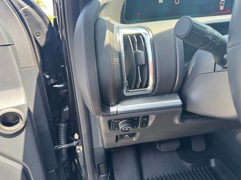 Used 2025 Ford Expedition Tremor AWD/4WD image 29