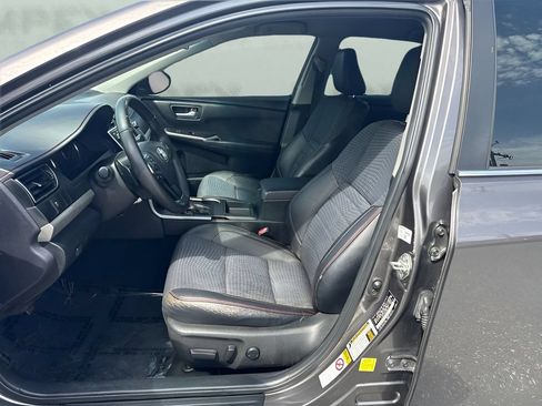Used 2015 Toyota Camry SE FWD image 5