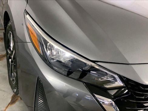 Used 2025 Nissan Sentra SV w/ All-Weather Package FWD image 26