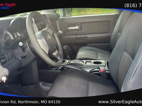 Used 2008 Toyota FJ Cruiser 2WD w/ Convenience Pkg image 10