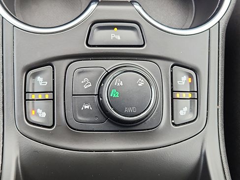 Used 2024 GMC Terrain SLT w/ Infotainment Package II image 26