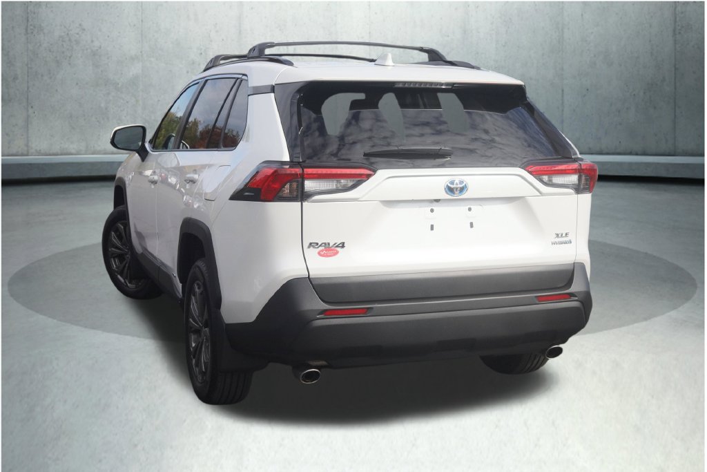 Used 2024 Toyota RAV4 XLE Premium w/ Weather Package AWD/4WD image 18