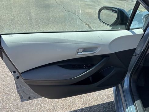 Used 2020 Toyota Corolla LE FWD image 9