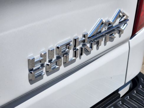 Used 2025 Chevrolet Silverado 1500 High Country AWD/4WD image 29