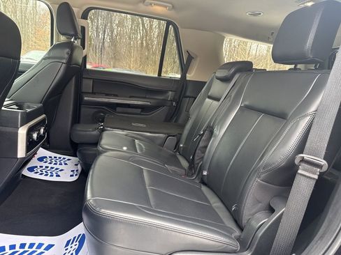 Used 2024 Ford Expedition XLT image 33