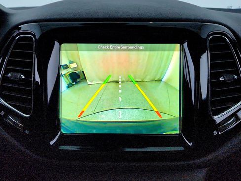 Used 2018 Jeep Compass Limited w/ Navigation Group image 15