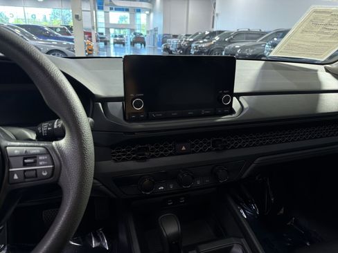 Used 2023 Honda Accord LX image 19