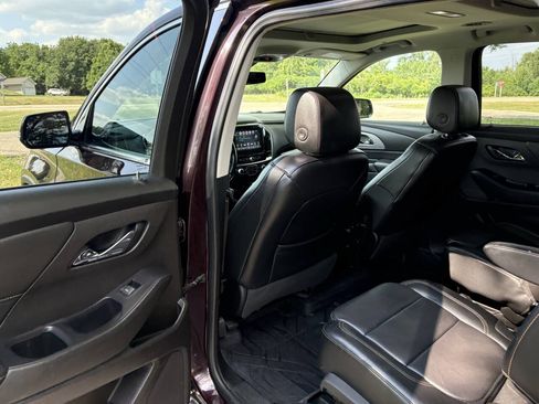 Used 2018 Chevrolet Traverse LT w/ LPO, Floor Liner Package AWD/4WD image 25