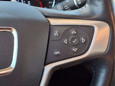 Used 2022 GMC Acadia Denali image 16