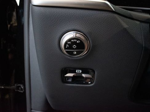 Used 2023 Mercedes-Benz GLC 300 4MATIC image 17