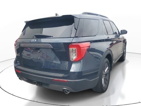 Used 2022 Ford Explorer XLT w/ Equipment Group 202A RWD image 5
