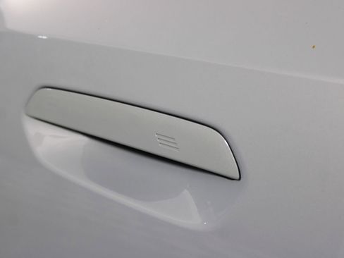 Used 2025 BMW i5 eDrive40i w/ M Sport Package image 29