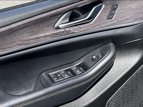 Used 2024 Jeep Grand Cherokee L Limited w/ Luxury Tech Group II image 29