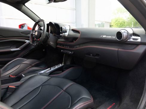 Used 2022 Ferrari F8 Tributo image 56