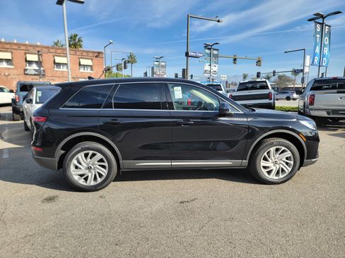 New 2025 Lincoln Corsair Premiere image 3