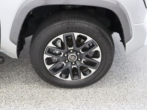 Used 2023 Toyota Tundra Limited w/ Power Package image 5