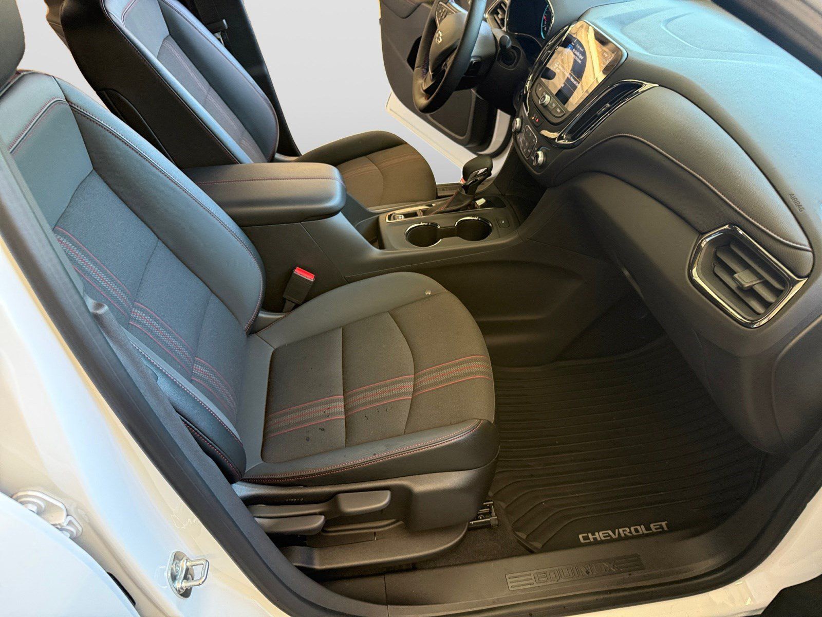 Used 2024 Chevrolet Equinox RS FWD image 12