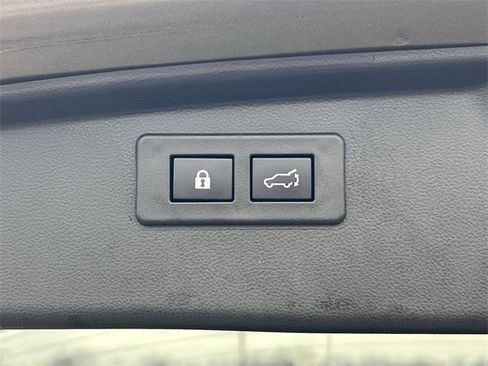 Certified 2021 Subaru Outback Touring w/ Popular Package #2 image 35