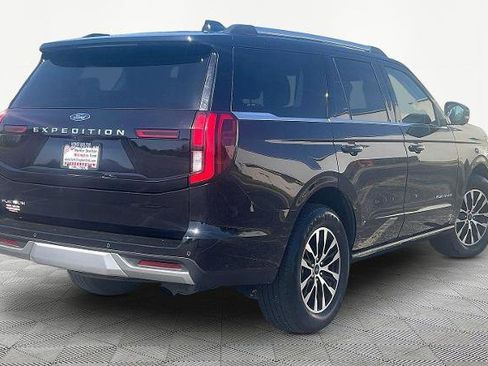 Certified 2025 Ford Expedition Platinum AWD/4WD image 11