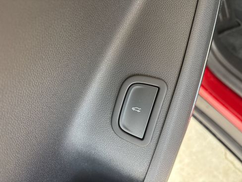 New 2026 GMC Acadia Elevation w/ Elevation Premium Package AWD/4WD image 12