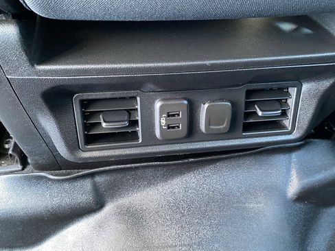 Used 2021 Chevrolet Silverado 1500 LT image 33