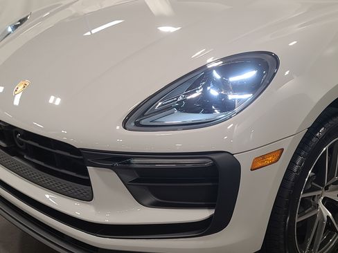 New 2026 Porsche Macan image 32