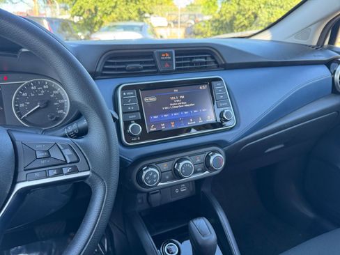 Used 2025 Nissan Versa SV image 17